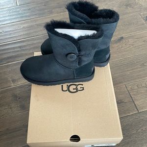 Genuine Ugg Women's Bailey Button Boot